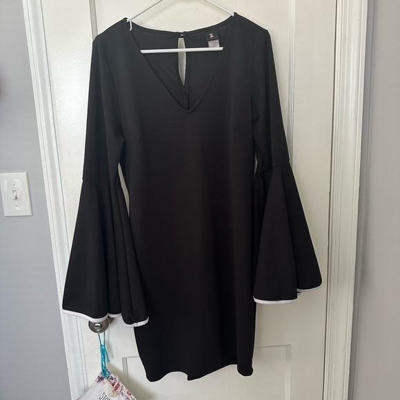 Black Trumpet Sleeve Bodycon Dress - Picture 2 of 3